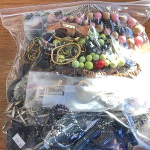 4 bags of jewelry